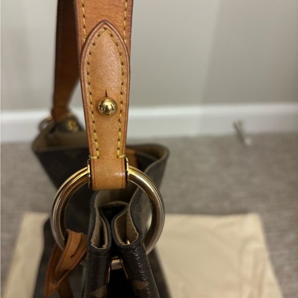 Louis Vuitton Graceful MM - Picture 10 of 16